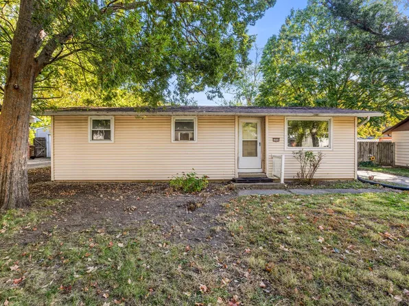 1008 Holiday Dr, Champaign, IL 61821