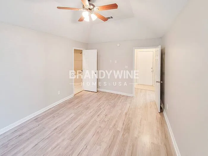 4890 Phipps Dr — Photo 12