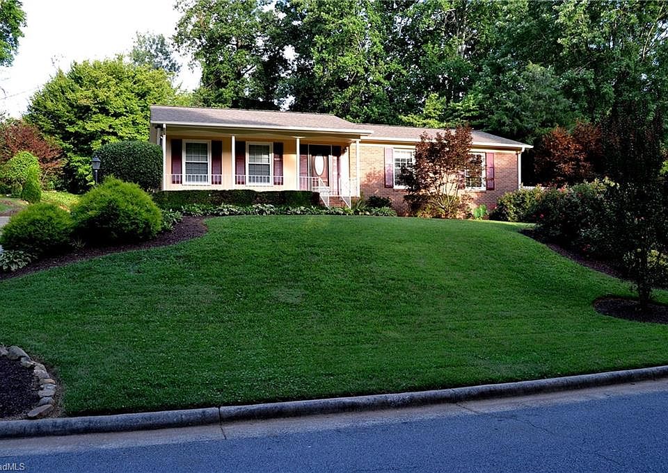 1st image of 413 Woodhaven Dr