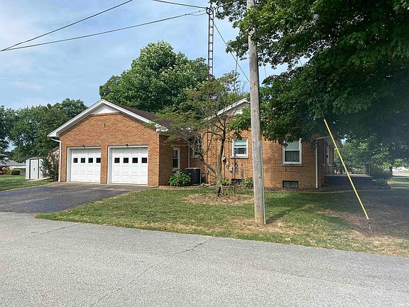 3rd image of 107 E Walnut St