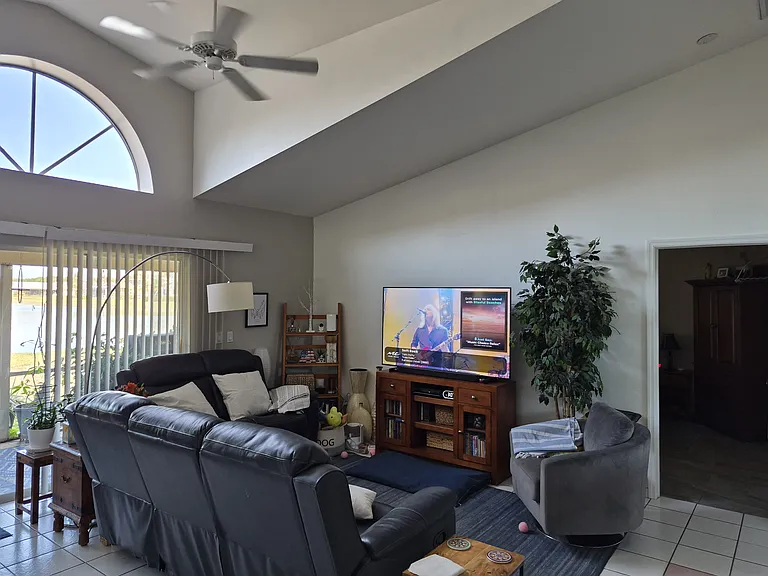 10520 Regent Cir — Photo 12