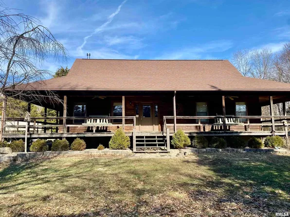 2501 Soper Dr, Odin, IL 62870