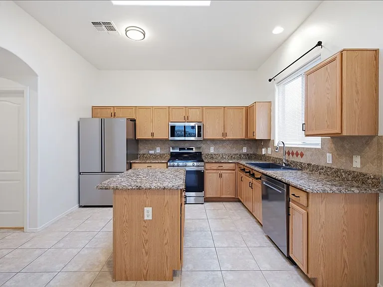 601 E Pima Meadows Dr — Photo 7
