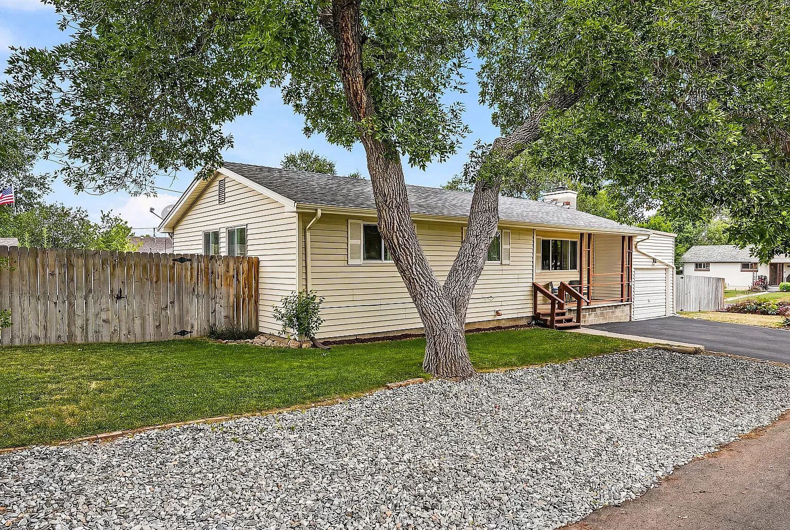 3 bed, 1115 sqft, $2,695 — Photo 3