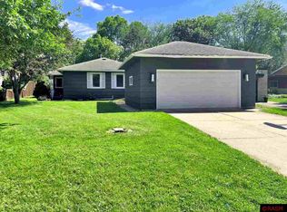 43 Ridgewood St, Mankato, MN 56001