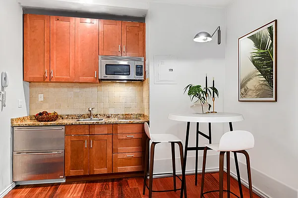 Sold by Compass | media 22