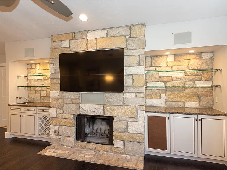 2410 Enfield Rd #10 — Photo 10