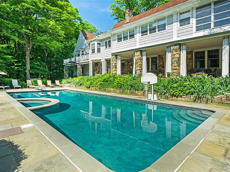 220 Croton Ave — Photo 31