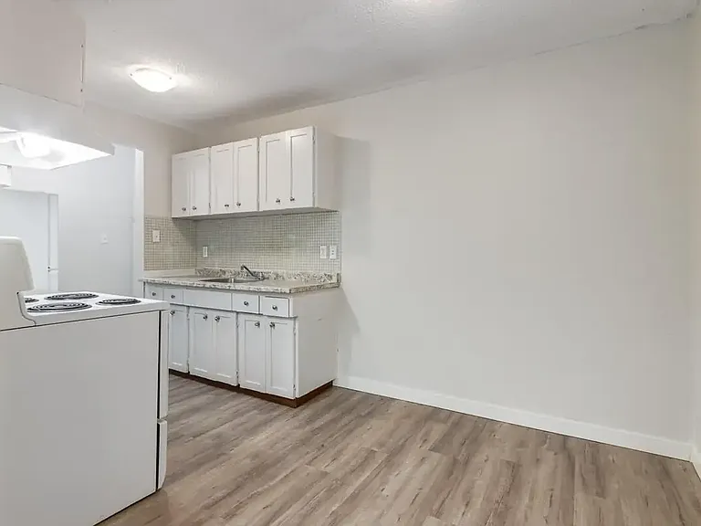 29 Spruce Ave — Photo 12