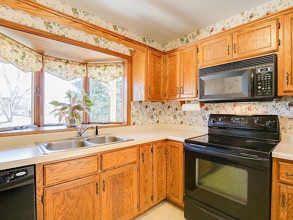 4th image of 170 Meadow Dr