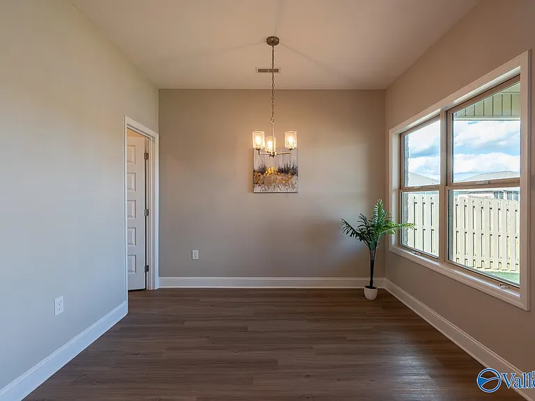106 Elaina Grey Ct — Photo 7
