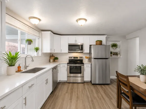 45 W 1600 N #B, Clearfield, UT 84015