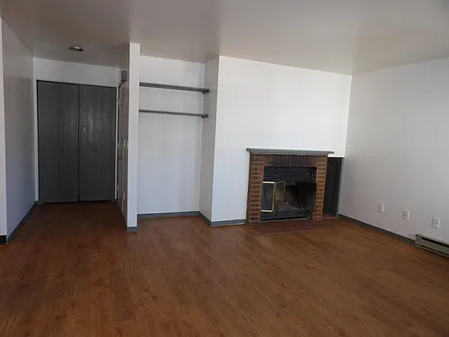 4501 Boardwalk Dr Photo 1
