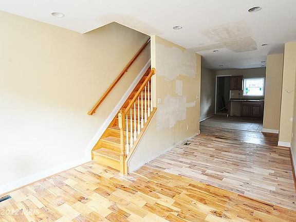 4th image of 529 N Streeper St
