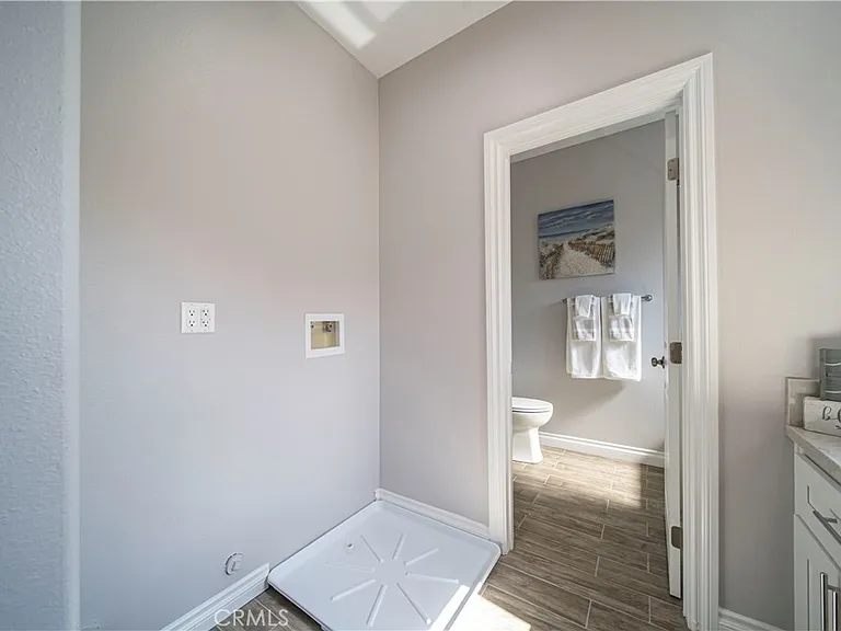 14102 Edwards — Photo 29