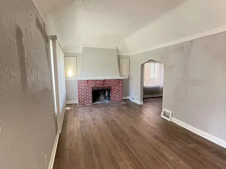 16219 Northlawn St — Photo 1