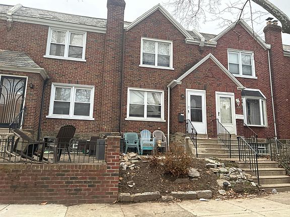 3rd image of 7387 Rugby St