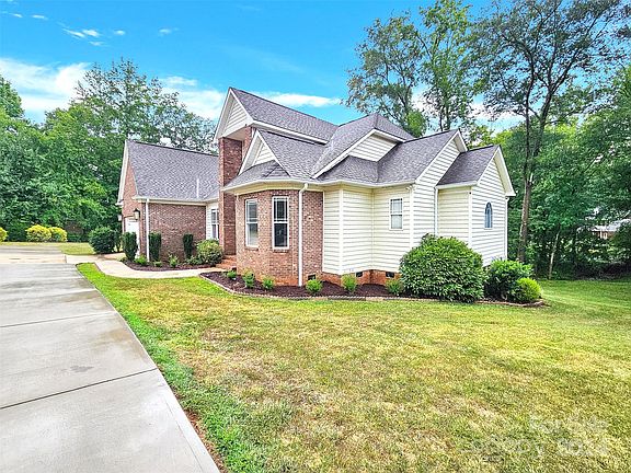 4th image of 8406 Catawba Cove Dr