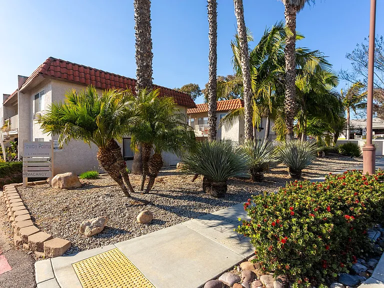 Poway Palms Apartments — Photo 1