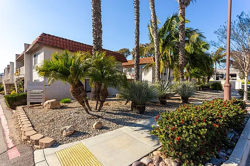 Poway Palms Apartments Photo 1