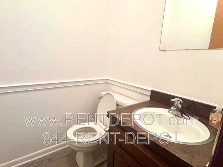 306-308 Bob Court Dr — Photo 5