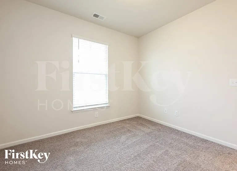 410 Stonefence Dr — Photo 11