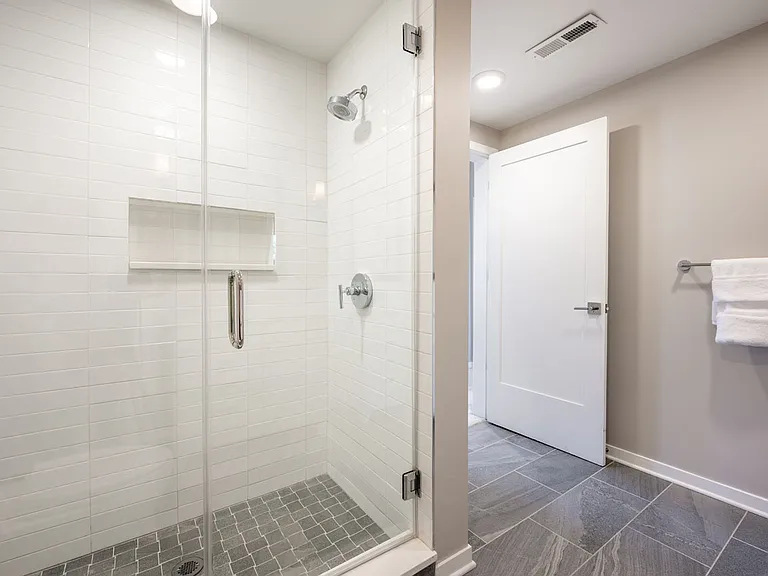 598 Lathrop St — Photo 34