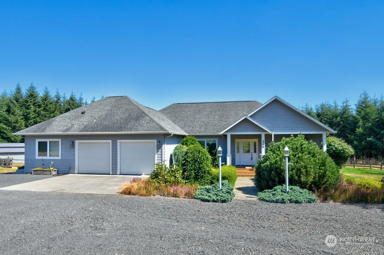 249 Roe Road photo 1