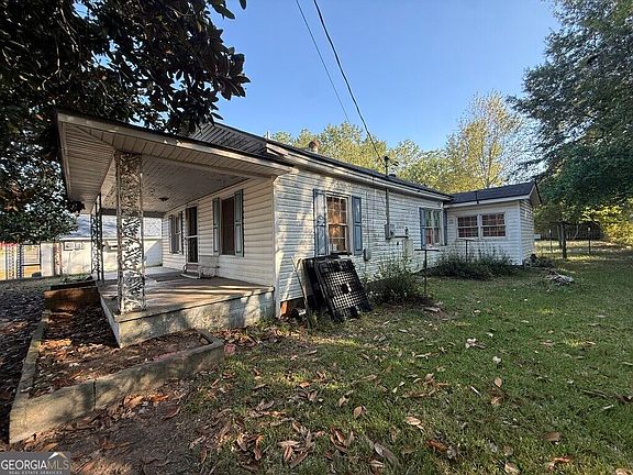 2nd image of 253 Commerce St