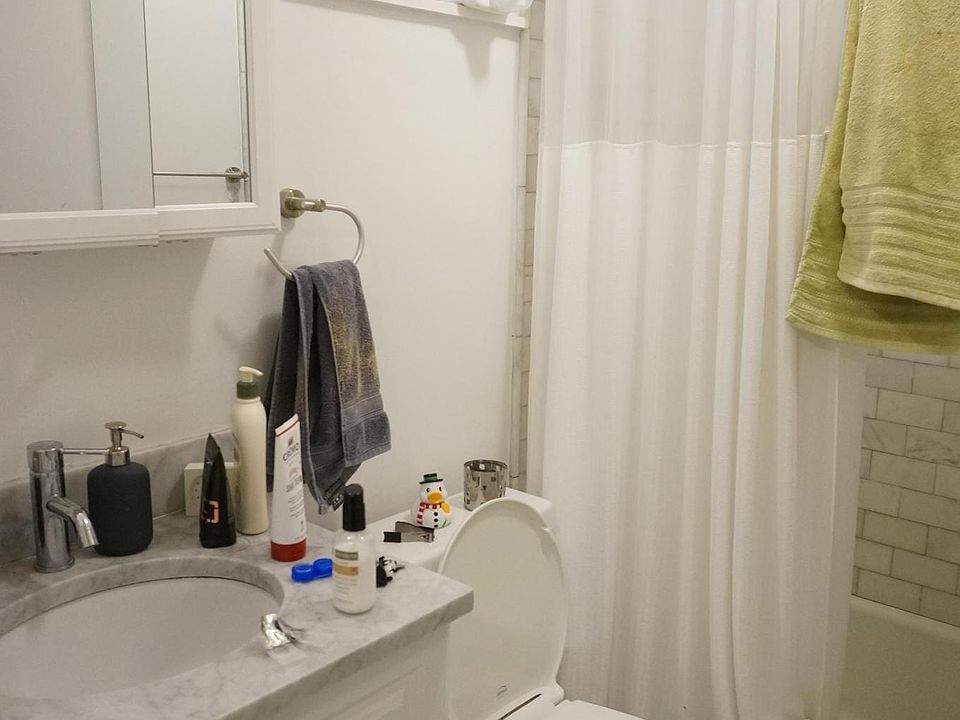 2nd image of 31 Marlborough St #1D