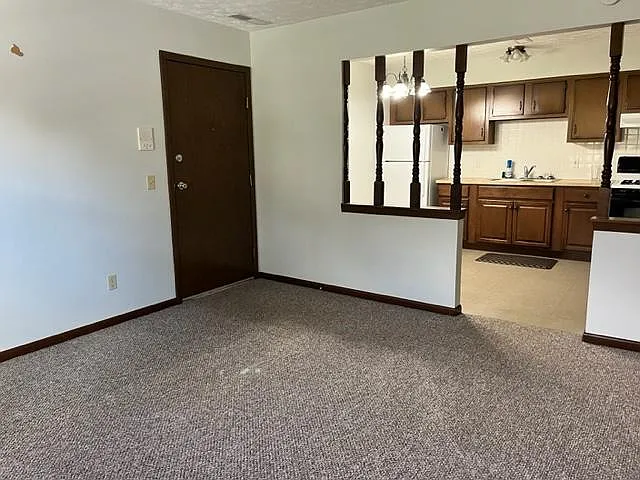 336 Hillcrest Ave NW #6 — Photo 1