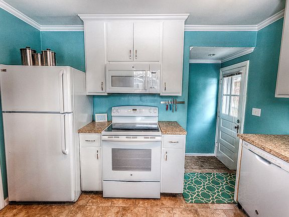 5th image of 5114 Rosslyn Ave