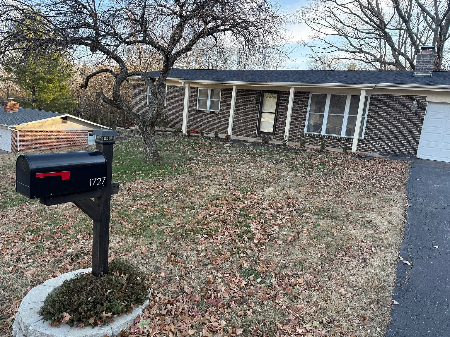 1727 Westview Dr — Photo 2
