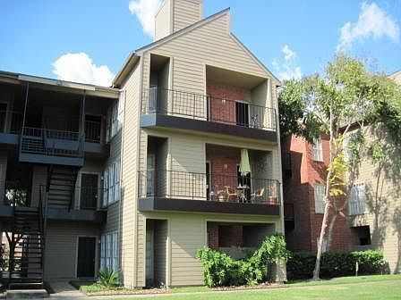 3rd image of 15035 Westpark Dr #788b751cb