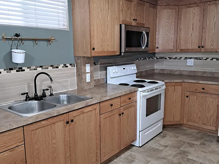 578 N 750 W — Photo 1