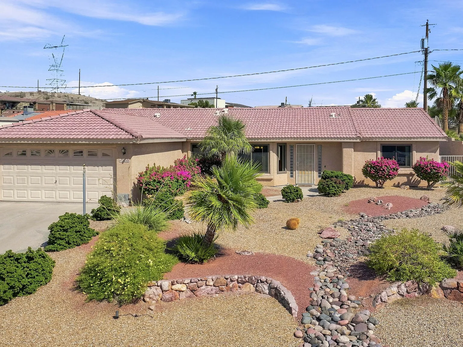 3 bed, 3.0 bath, 1540 sqft, $2,500 — Photo 2