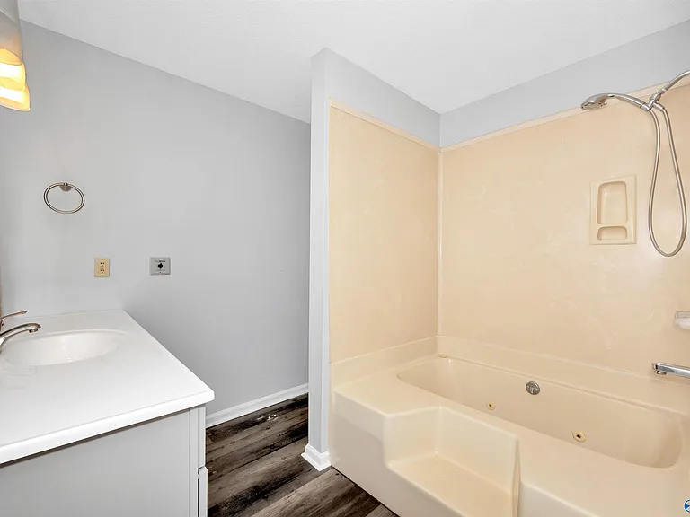 109 Briargate Ln — Photo 19