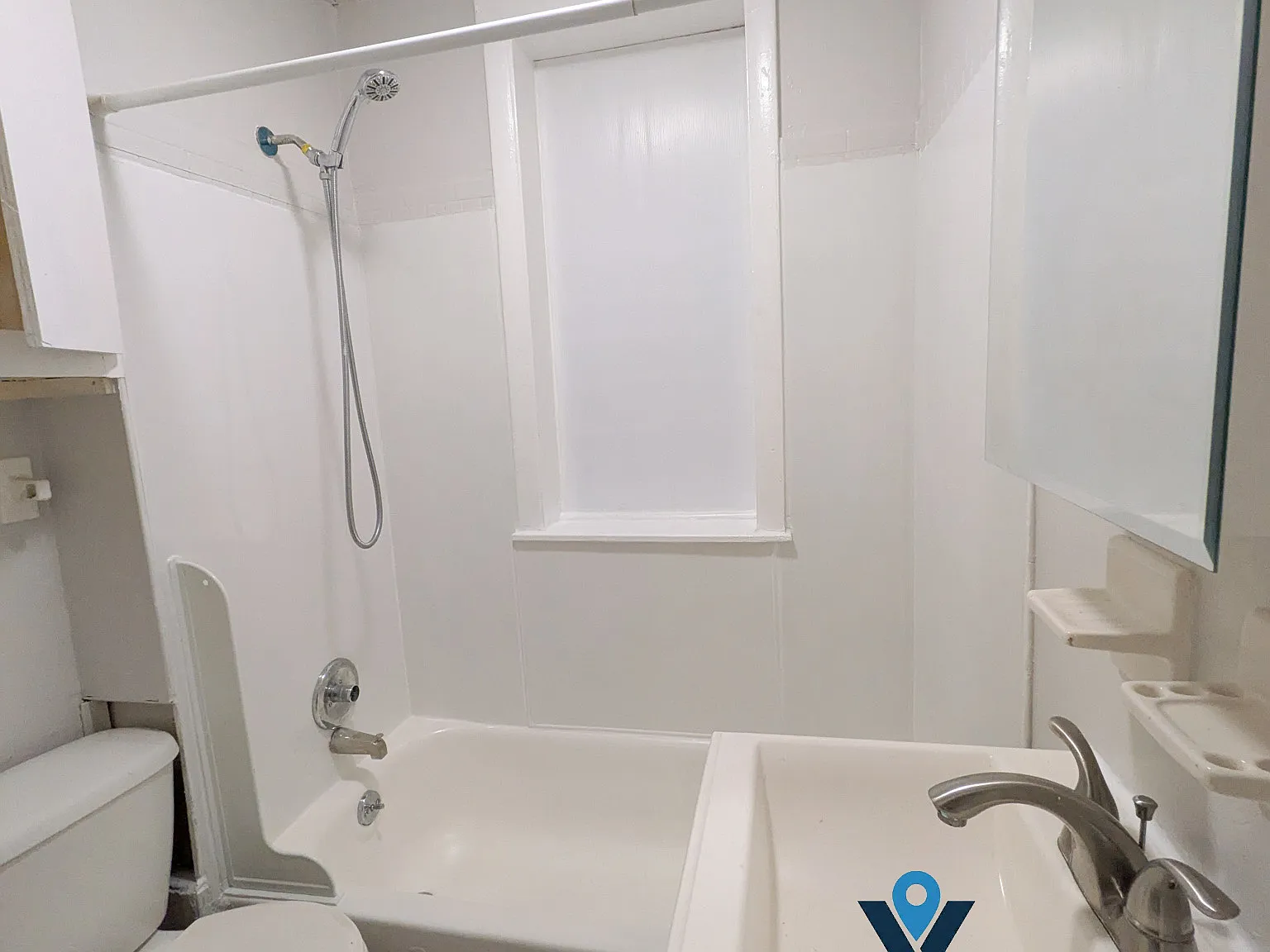 1 bed, 950 sqft, $1,300 — Photo 4
