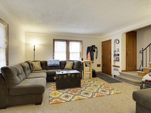 Living Room/Front Entrance