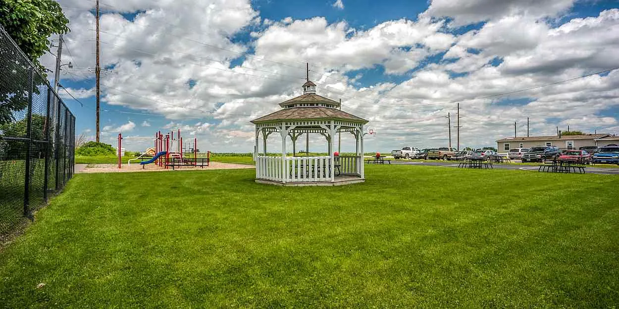 Lakewood Estates (IA) — Photo 4