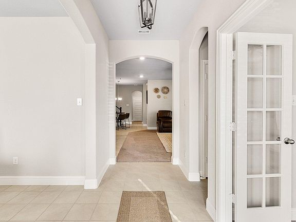 3rd image of 2072 Olivereta Dr