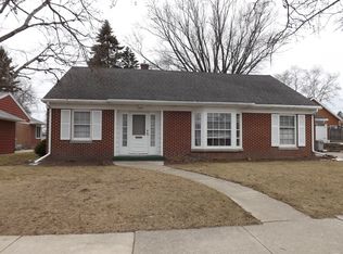 1315 Ahrens St, Manitowoc, WI 54220