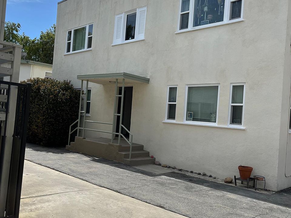 1st image of 11107 Camarillo St #11107