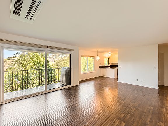 Open floor plan. Dual pane windows.