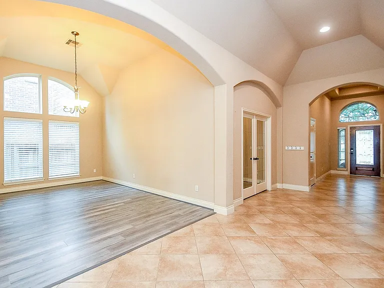 2911 Village Brook Ln — Photo 7