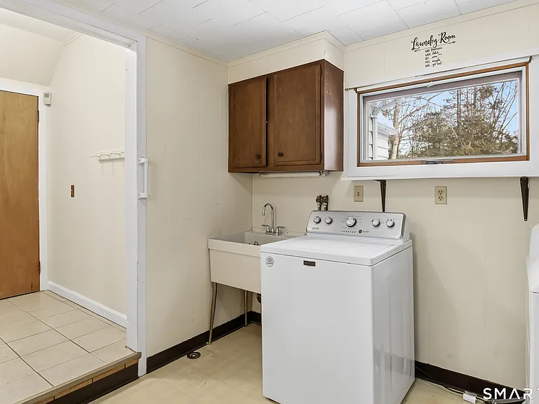 815 E Main St — Photo 22