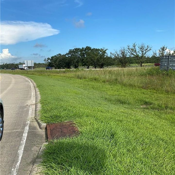 2nd image of Arena Rd