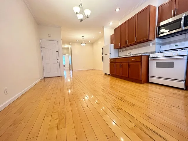 276 2nd St #4A — Photo 5
