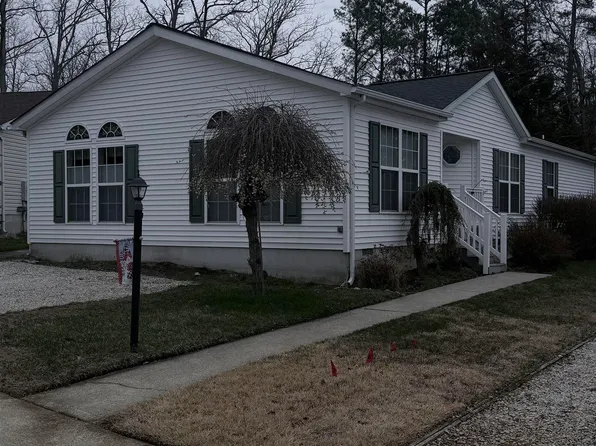 4 Hemlock Ct, Mays Landing, NJ 08330