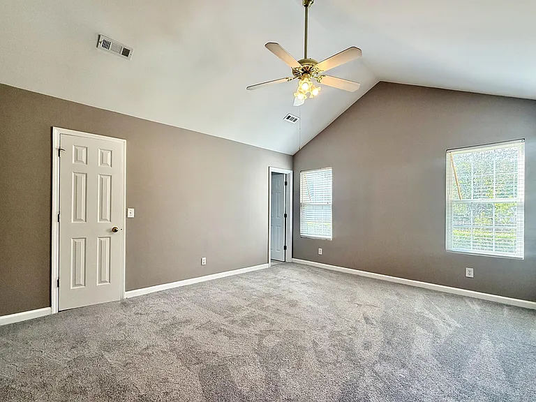 104 Conductor Ct — Photo 9